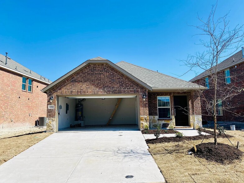 Primary Photo - 2205 Elena Dr