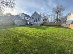 Building Photo - 20 Deland Park A