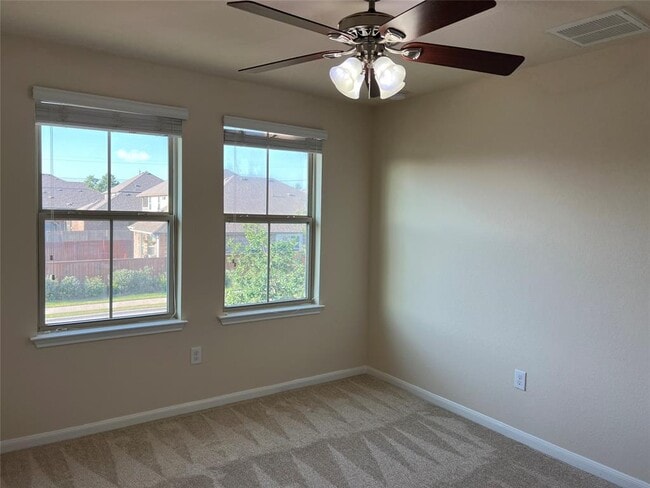 Building Photo - 5817 Scenic Lake Dr