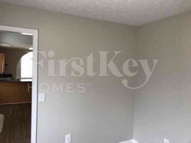 Building Photo - 8118 Birch Walk Dr