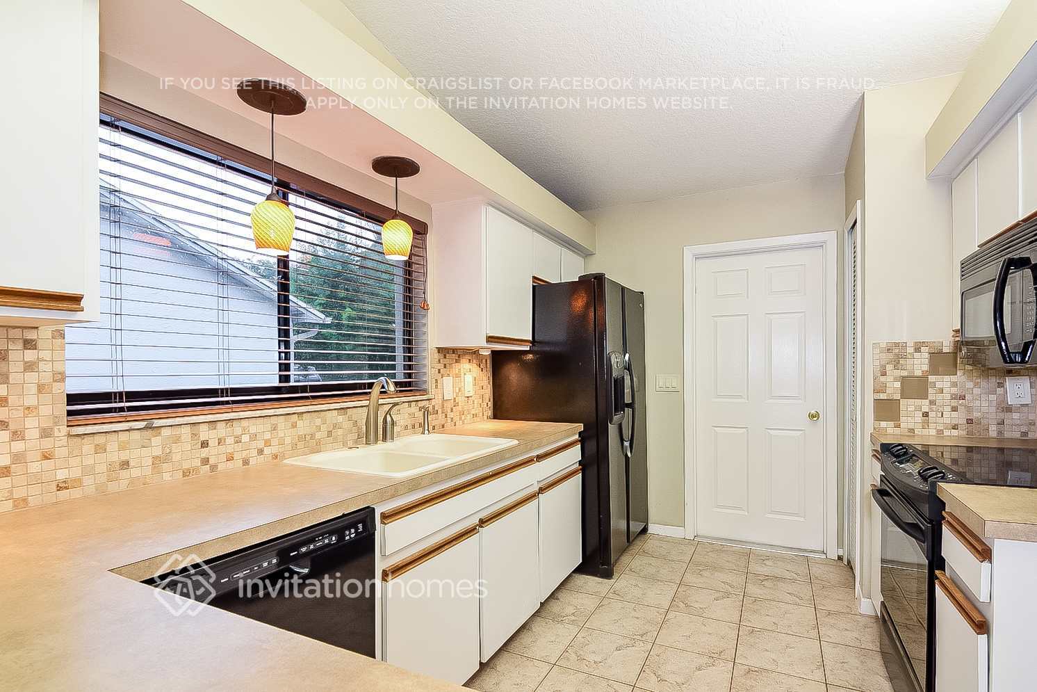 Building Photo - 5368 Black Pine Dr