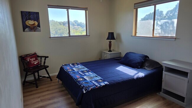 Building Photo - 2910 Wacos Dr