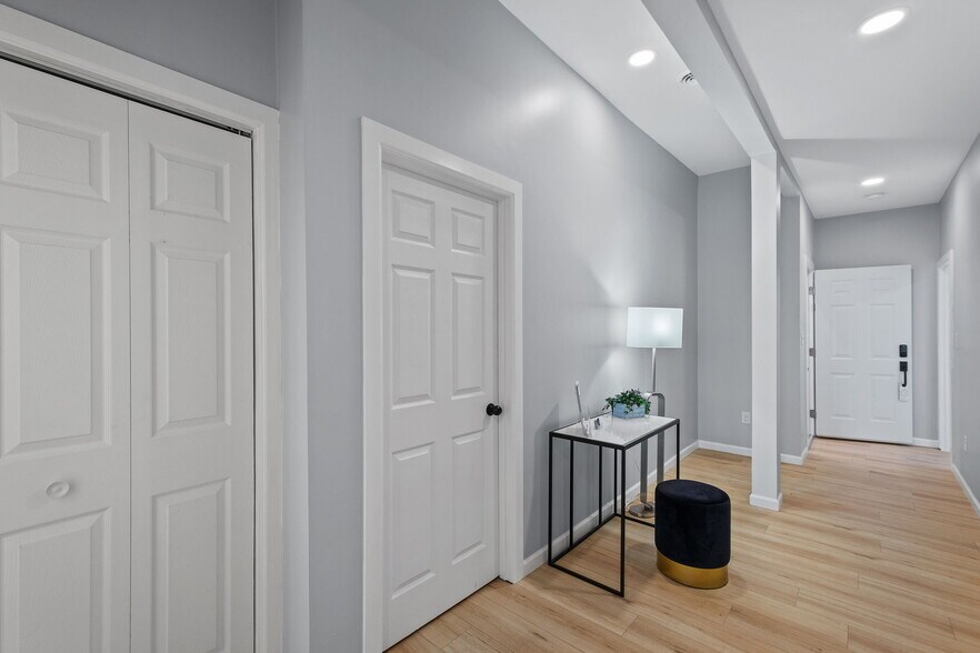 Hallway/ modest dining space - 3855 S Compton Ave