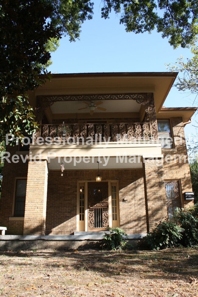Building Photo - 1816 Forest Ave