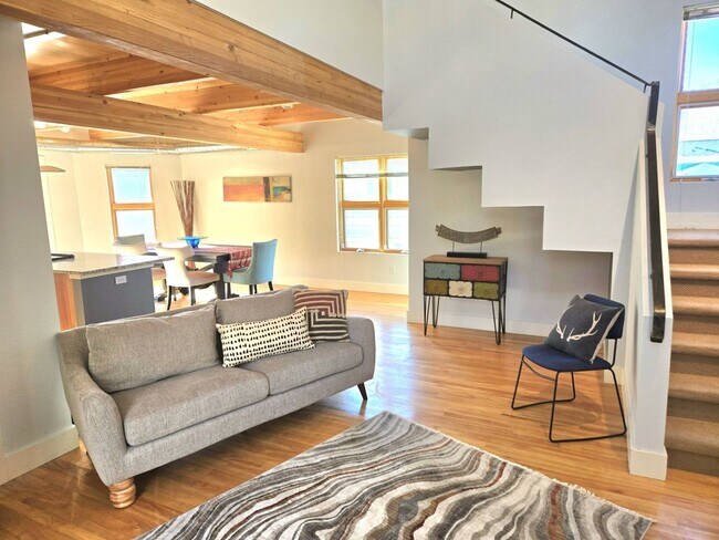 Building Photo - 801 Confidence Dr
