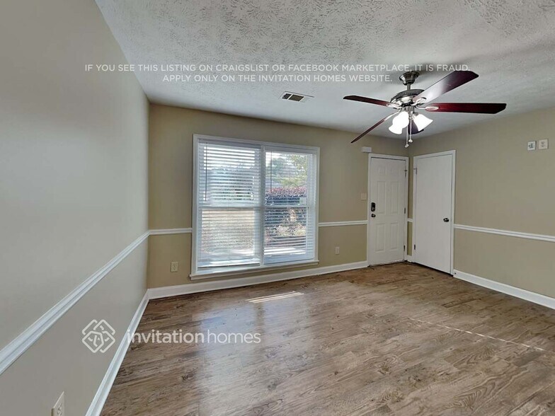 Building Photo - 2381 Cedar Dr