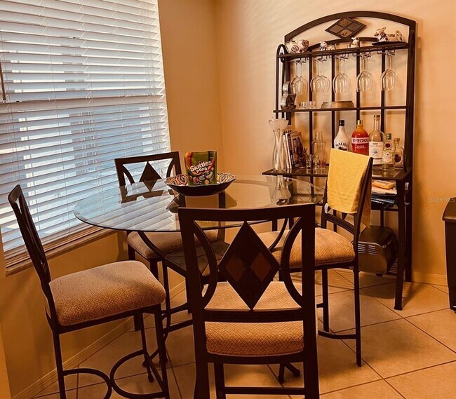 Building Photo - 9330 Clubside Cir