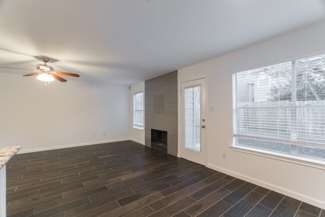 Building Photo - 226 Blushwood Pl
