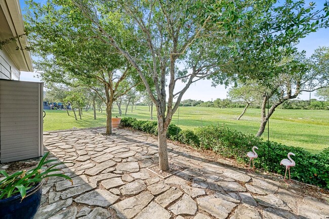 Building Photo - Charming 1BR plus bonus room, 2 full bath ...
