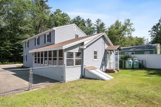 Building Photo - 36 Lark St