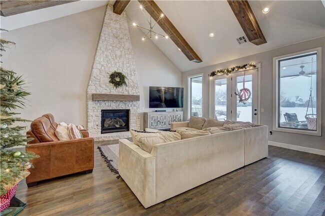 Building Photo - 4 Bedroom Home in Gated Lakes of Traditions- Backs up to a greenbelt- Pool and Playground
