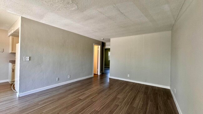 Building Photo - 141 NE 6th Ave