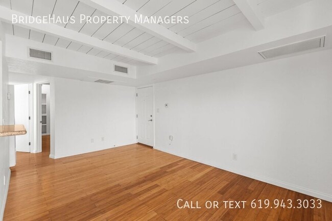 Building Photo - 4263 Mentone St