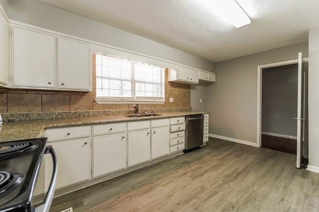 Building Photo - 3135 Bilgray Dr