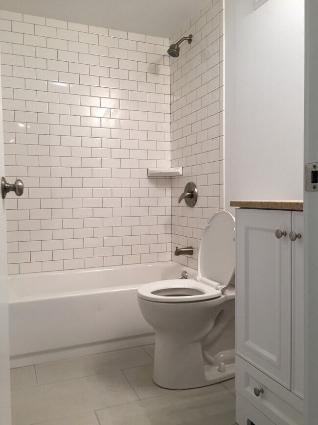 Building Photo - 5312 9th Ave NE