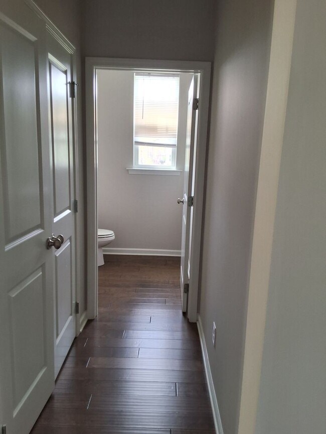 Building Photo - Knoxville 37934 - Farragut - Short term Lease Only - 3 bedroom, 2.5 bath home - Contact Sharon Ar...