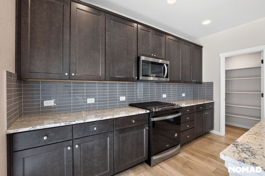 Building Photo - 16861 New Autumn Dr