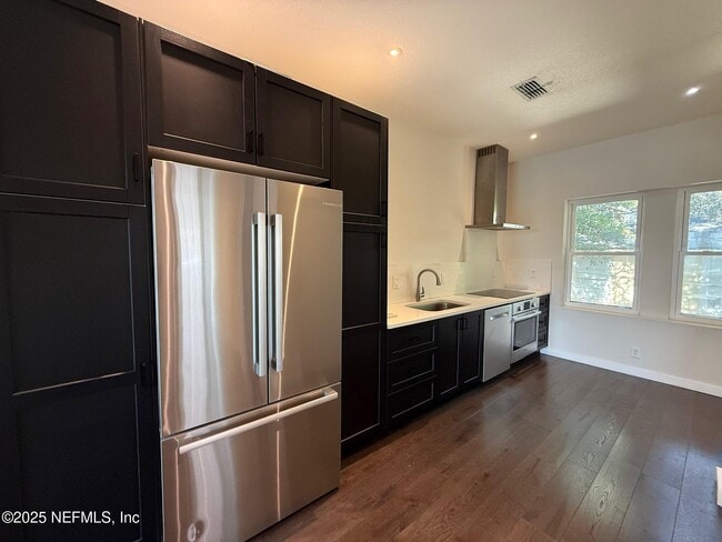 Building Photo - 1733 Memorial Park Terrace