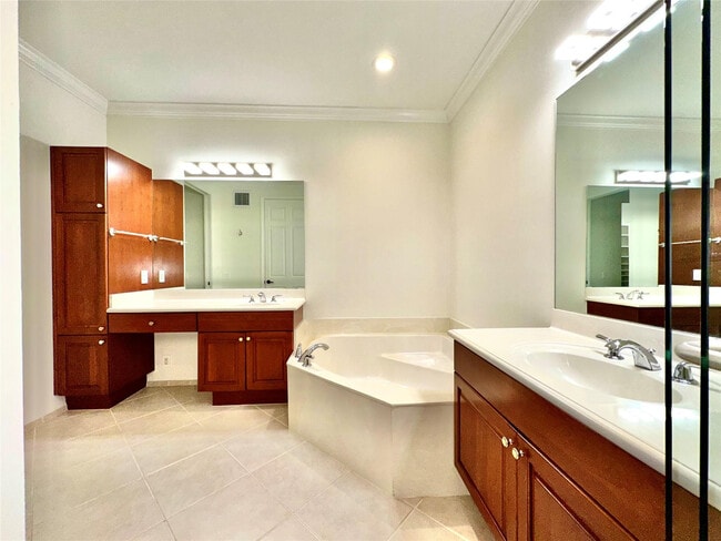 Building Photo - 2669 Center Ct Dr