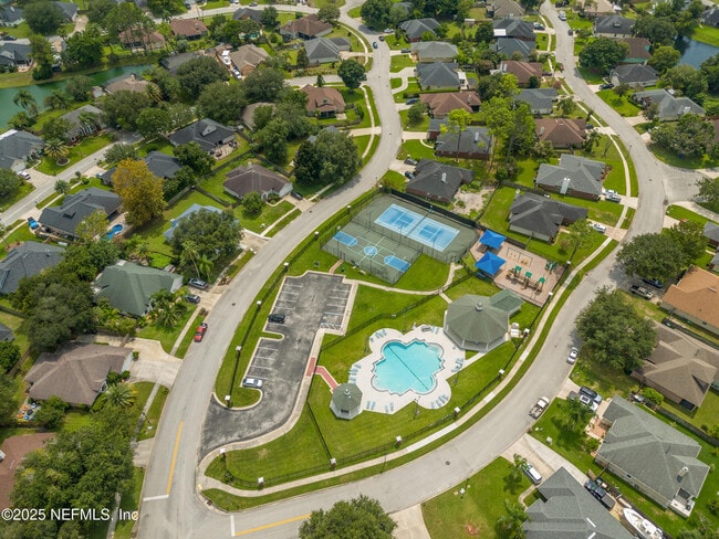 Building Photo - 12244 Lake Fern Dr