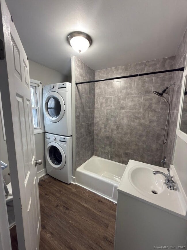 Building Photo - 352 Benham Ave