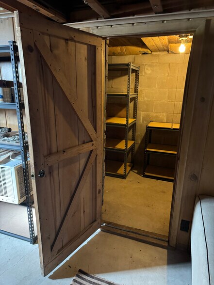 Building Photo - 3111 Arthur St NE