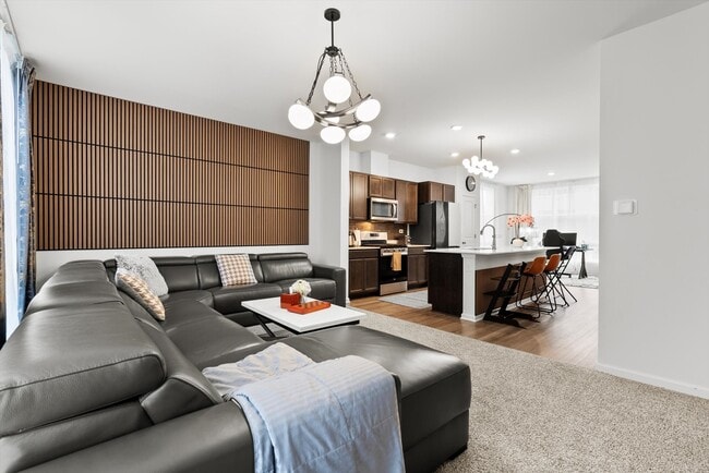 Building Photo - 343 Summit Cir