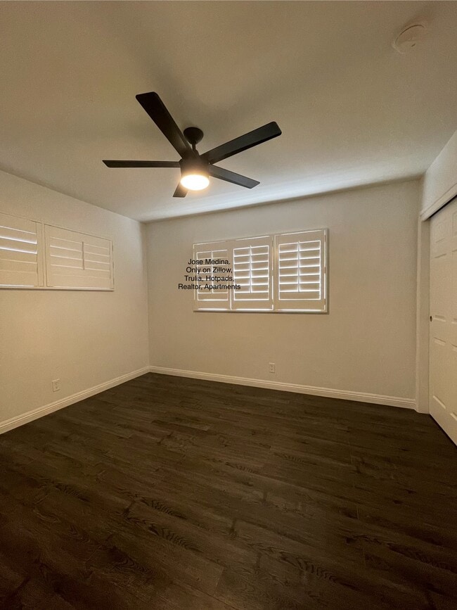 Building Photo - 3500 Pickwick Dr