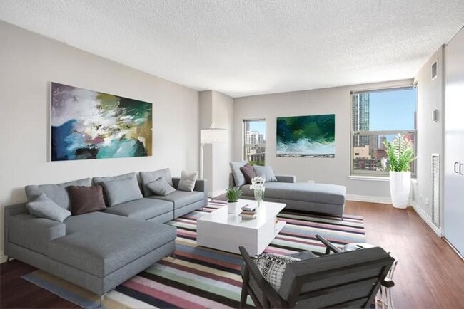 Building Photo - 1 bedroom in Chicago IL 60610