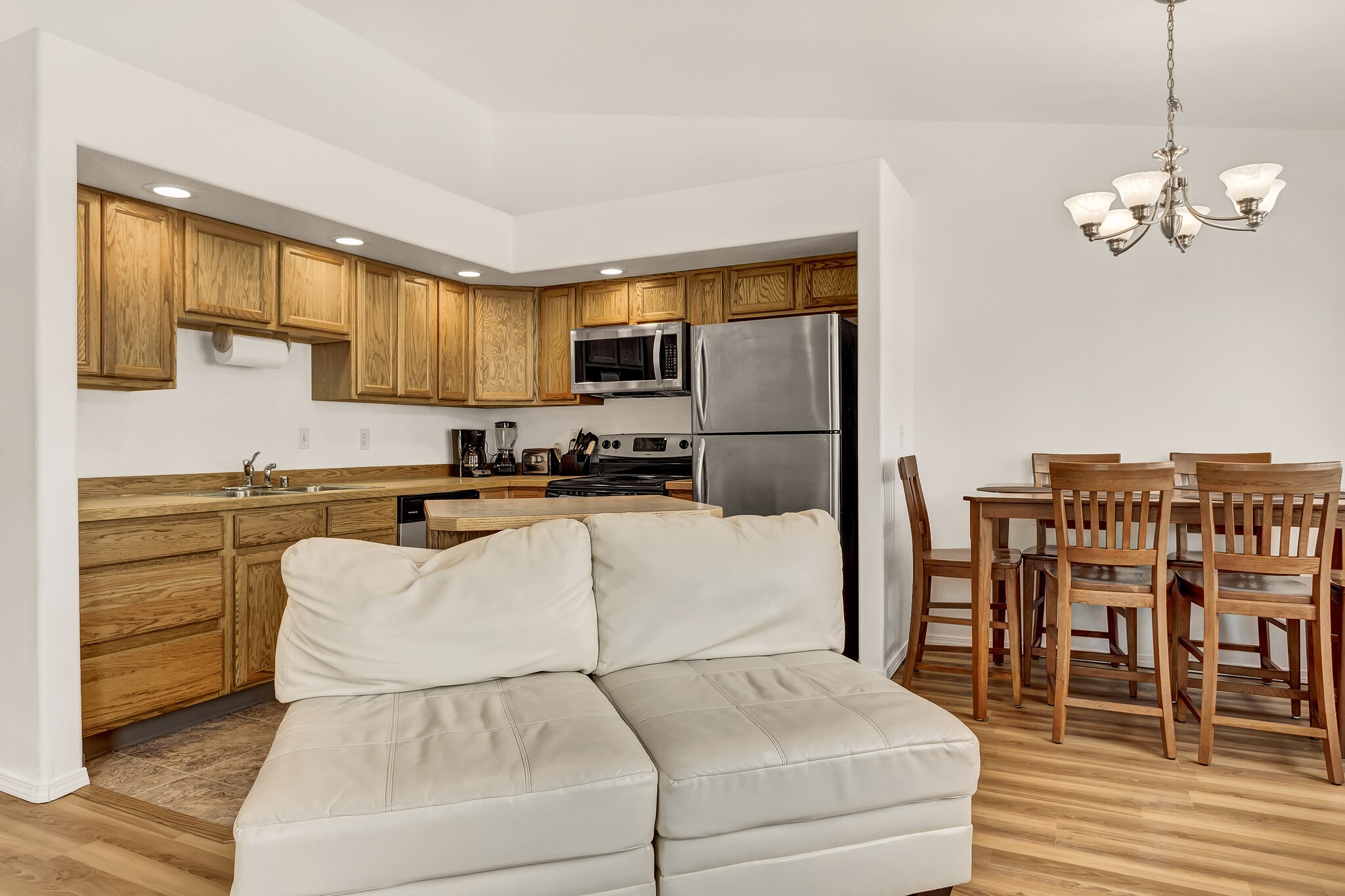 Building Photo - 1006 San Fernando St