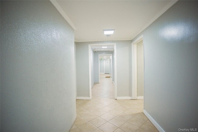 Building Photo - 470 E Broadway