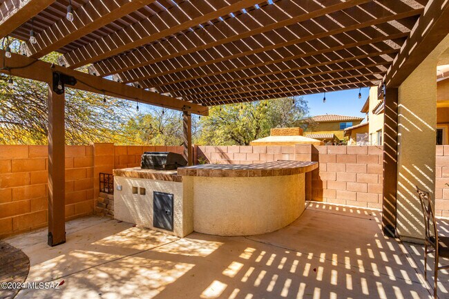 Building Photo - 1599 W Homecoming Way