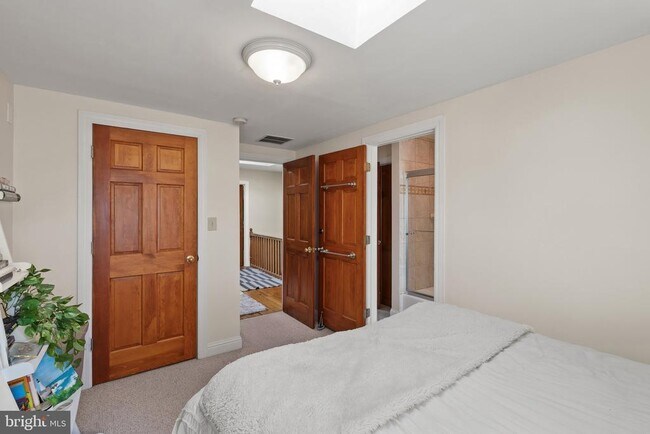 Building Photo - 3205 Hudson St