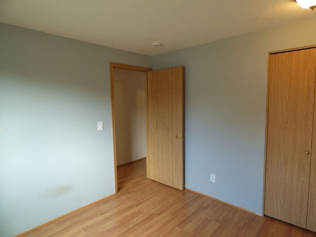 Building Photo - 3 bed Single level home in a Cul-De-Sac