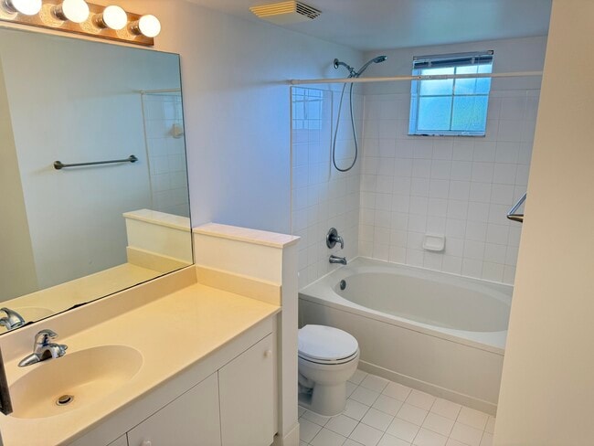Building Photo - 1407 Tuscany Way
