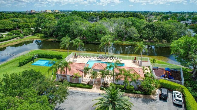 Building Photo - 396 Bedford Ave