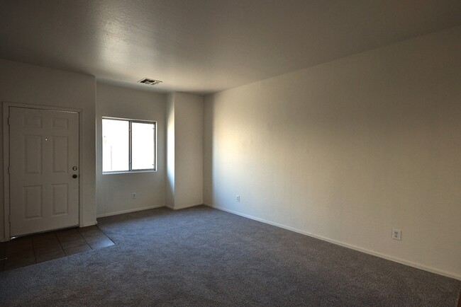 Building Photo - 3 bed 2 bath in San Tan Valley Hunt/Magma ...