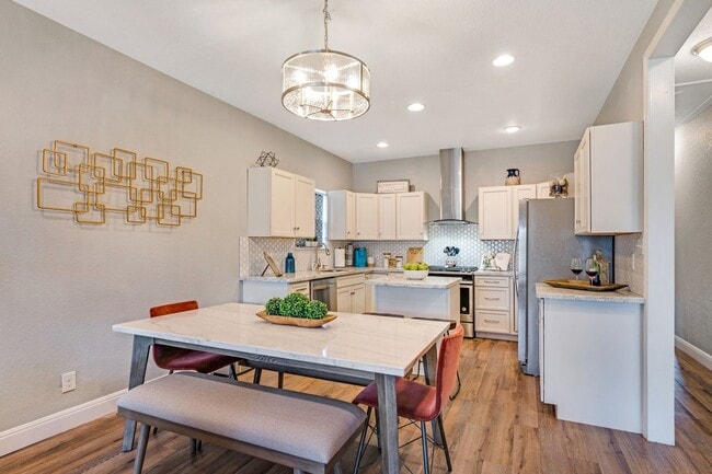 Building Photo - 3 Bedroom / 2 Bathroom super cute house for lease!