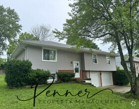 Building Photo - 2707 S Coachman Dr