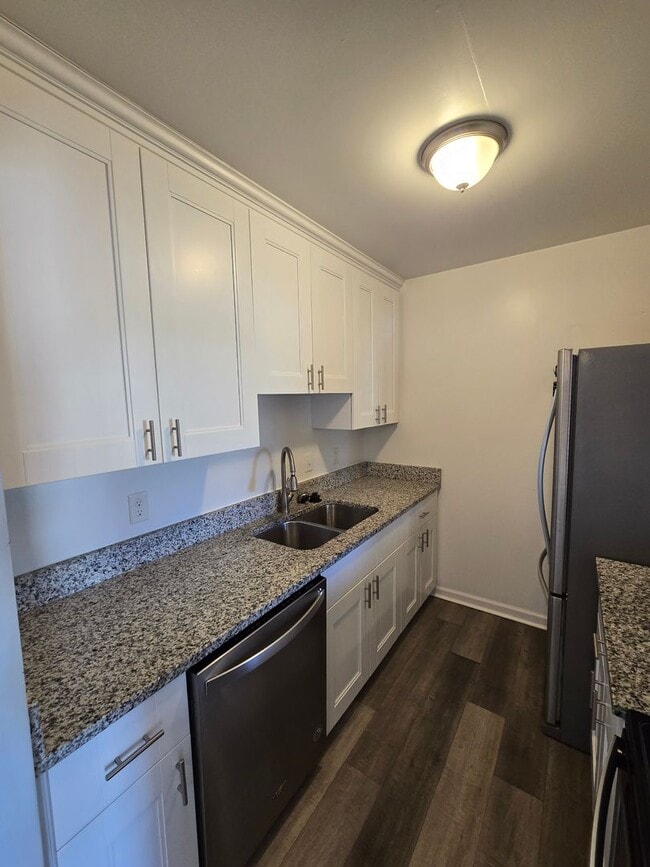 Building Photo - Charming 2 Bedroom in Virginia Beach