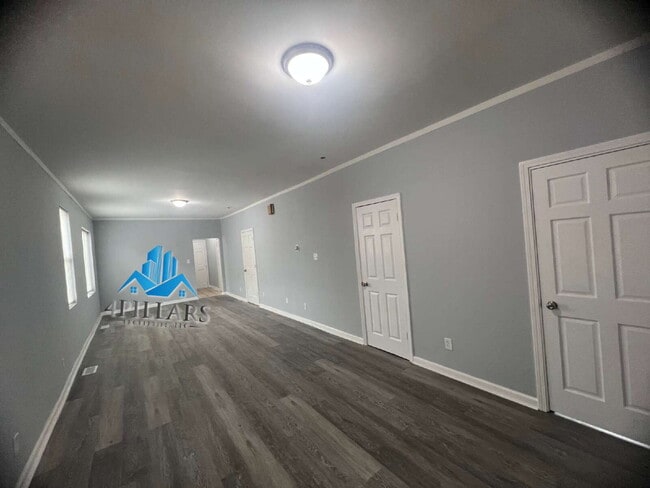 Building Photo - 3904 Deodar St