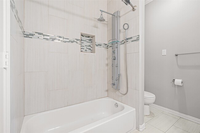 Building Photo - 112 White Dr