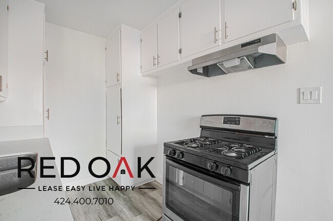 Building Photo - 1088 W 39th St