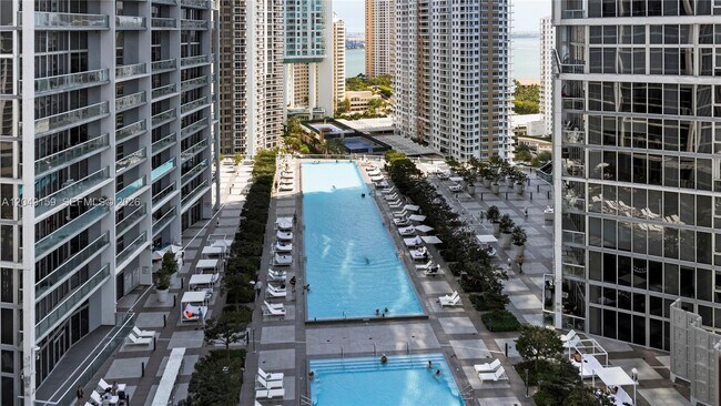 Building Photo - 465 Brickell Ave