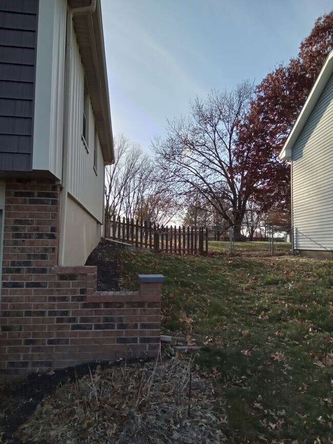 Building Photo - Coming soon! Newly Renovated SF in Liberty