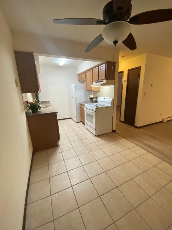 Building Photo - 6450 W Norwich Ave