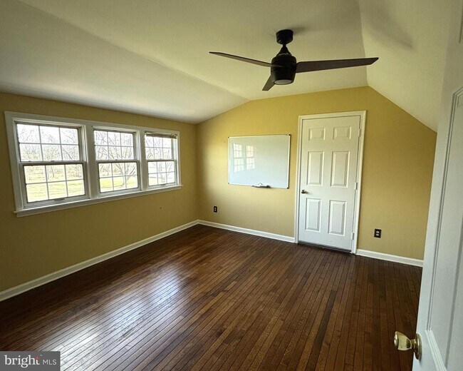 Building Photo - 723 Godshall Rd