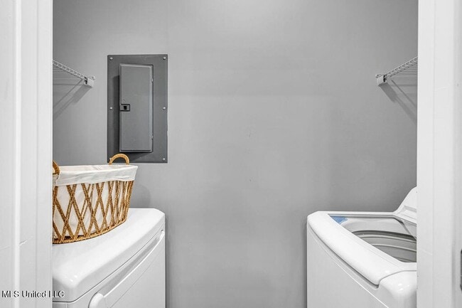 Building Photo - 12088 Lamey Brg Rd