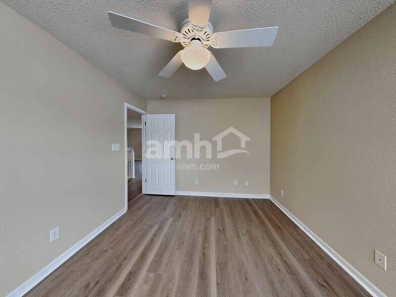 Building Photo - 12132 Roundtree Rd