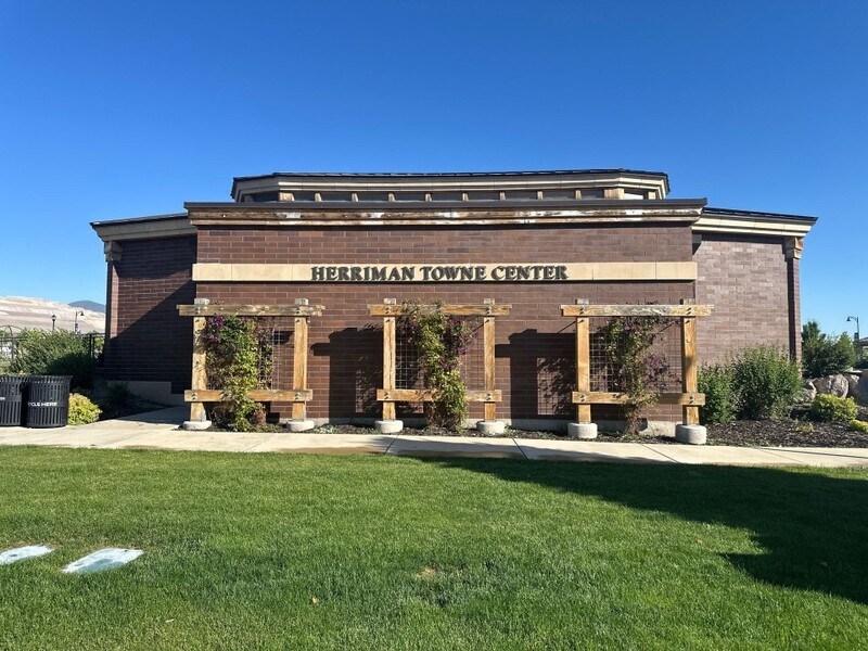 Building Photo - 5208 W Cannavale Ln